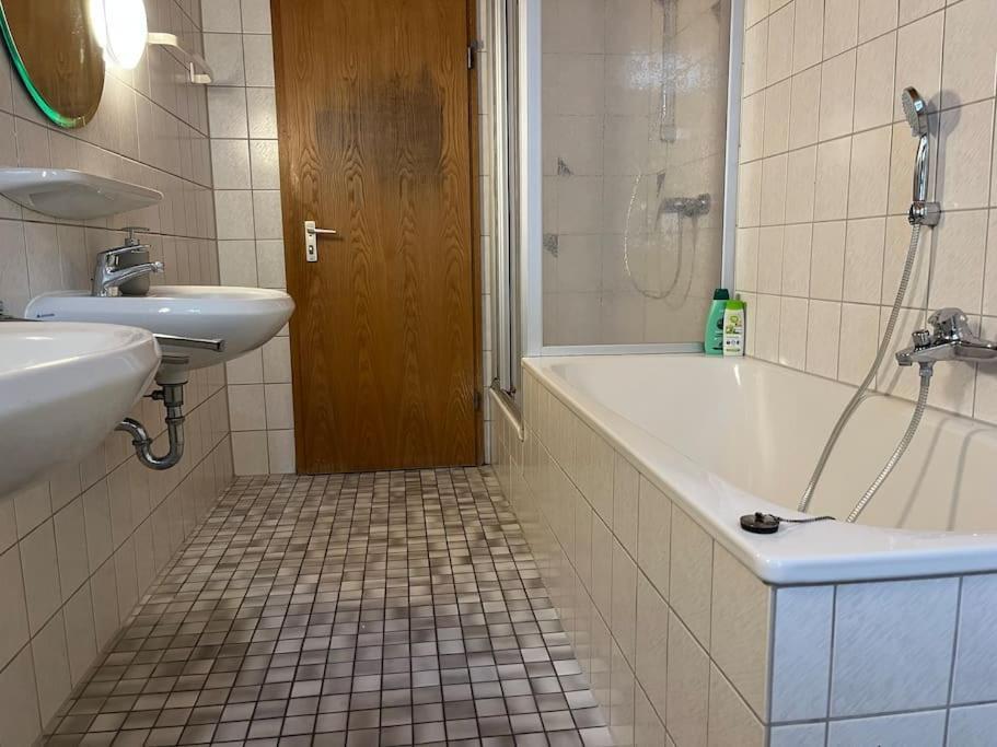Gemuetliche Wohnung In Ruhiger Lage Карлсруе Екстериор снимка